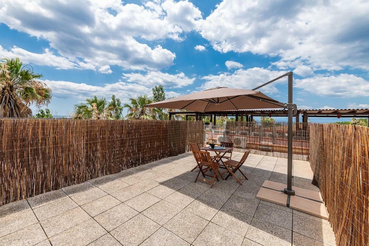 Pearl Coast Apartment Capitana Exterior foto